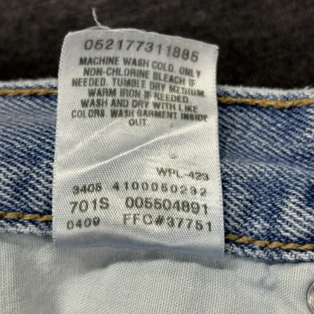 Y2K Levi's 550 Jeans Mens 31x32 TAG- 31x34 Relaxed Fit Straight Leg Light Wash